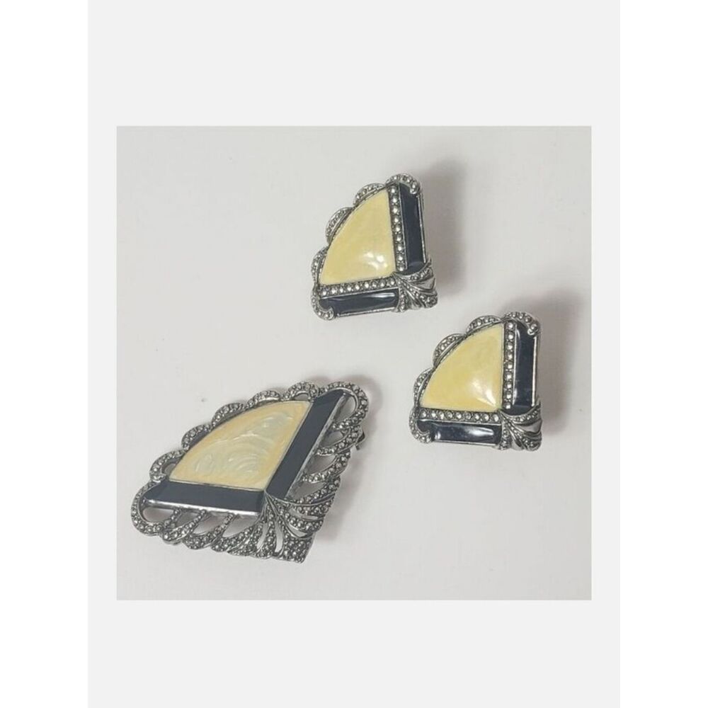 VINTAGE AVON Marcasite & Enamel Fan Brooch And Clip Earrings Set